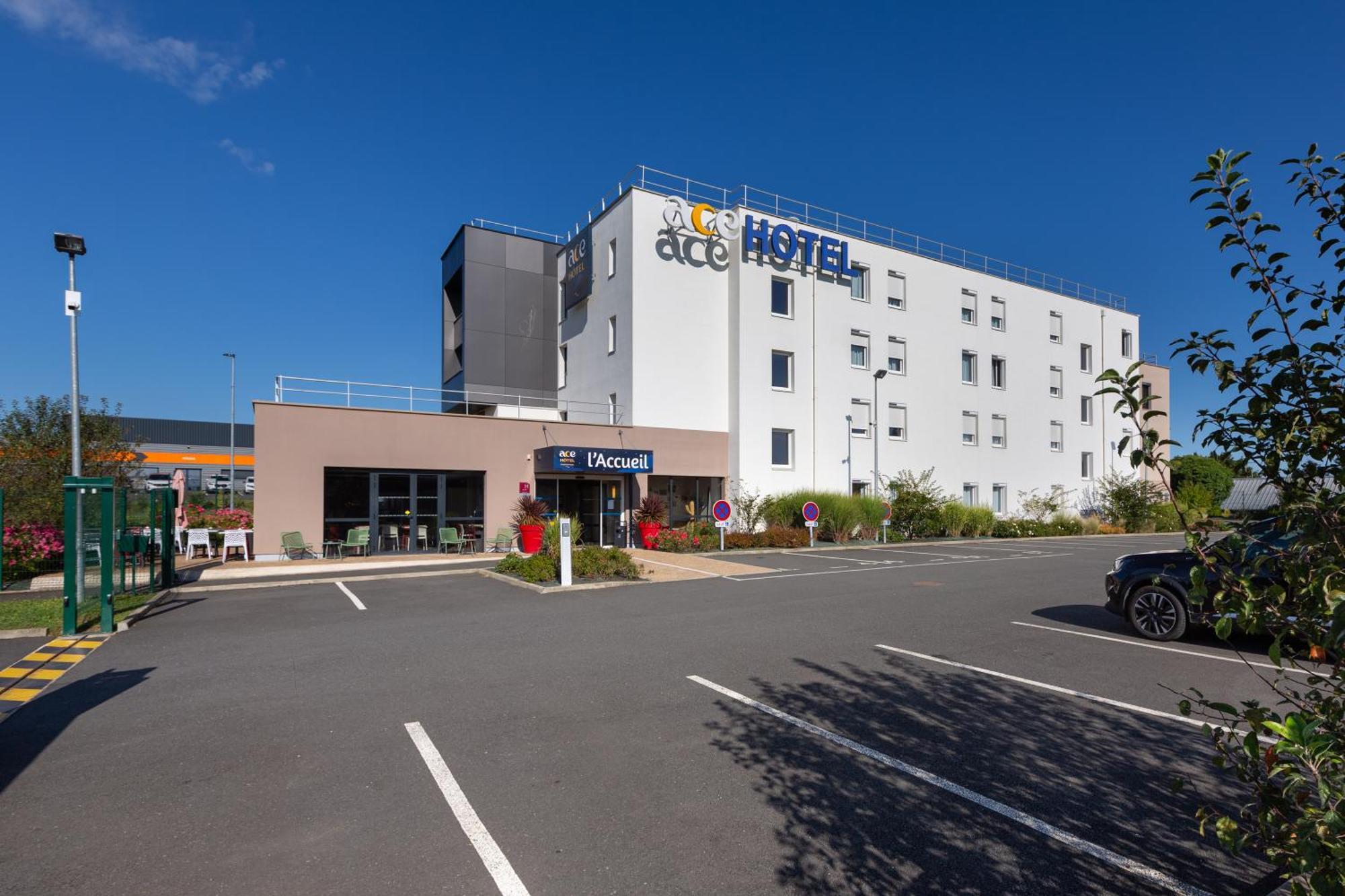 Ace Hotel Le Mans Saint-Saturnin  Exterior photo